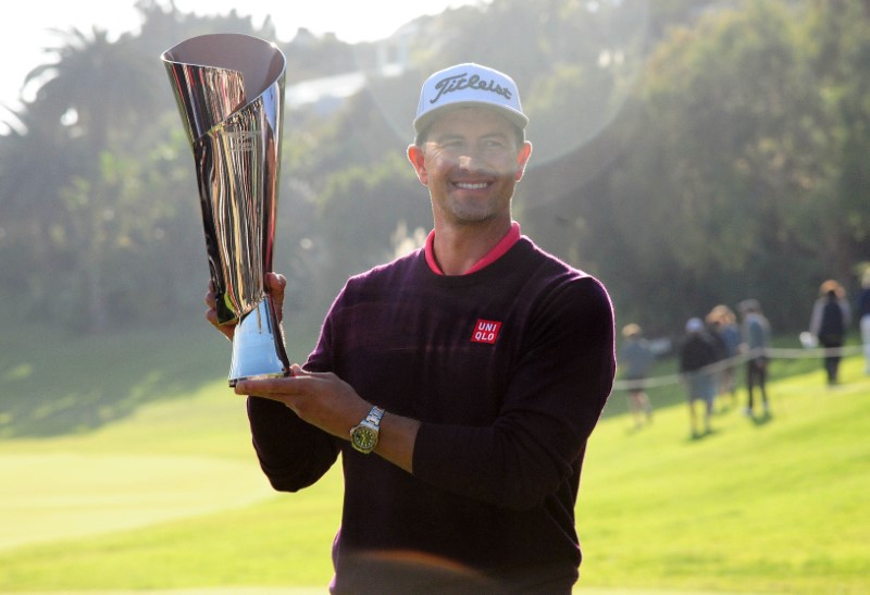 Scott wins by two strokes at Riviera, and this time it is official